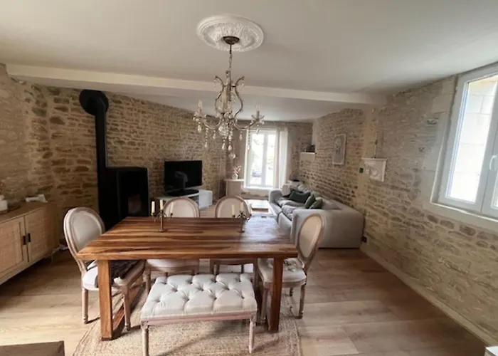 Nyaraló Charming Renovated House In